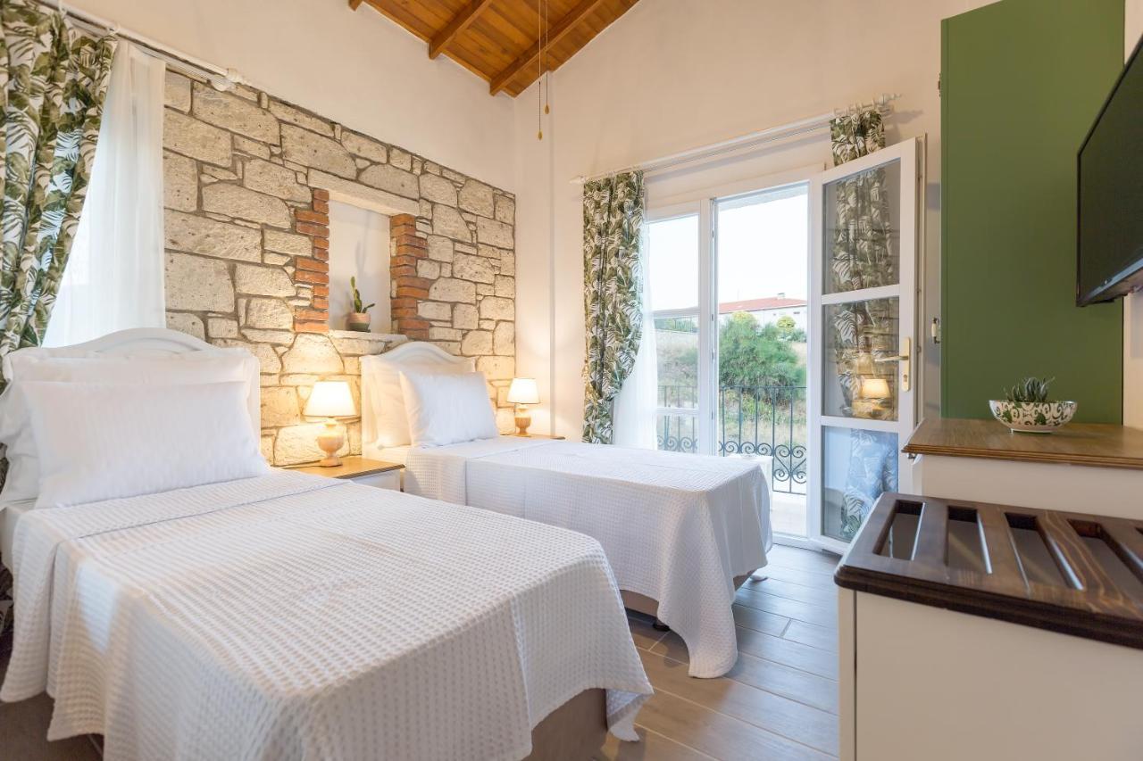 Melekaki Alacati Çeşme Luaran gambar