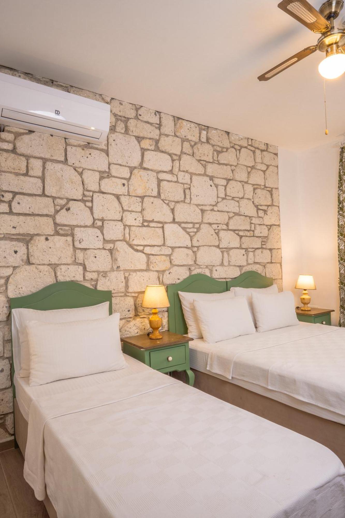 Melekaki Alacati Çeşme Luaran gambar