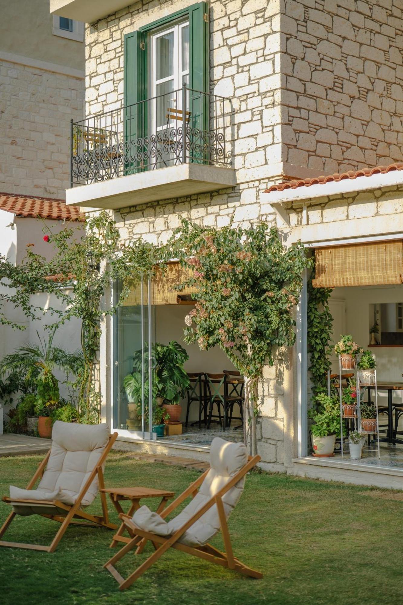 Melekaki Alacati Çeşme Luaran gambar