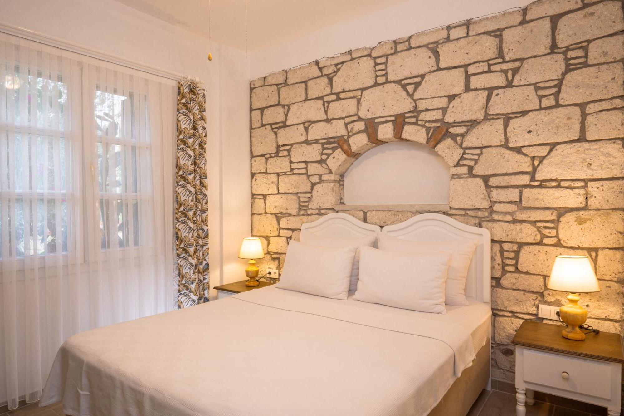 Melekaki Alacati Çeşme Luaran gambar