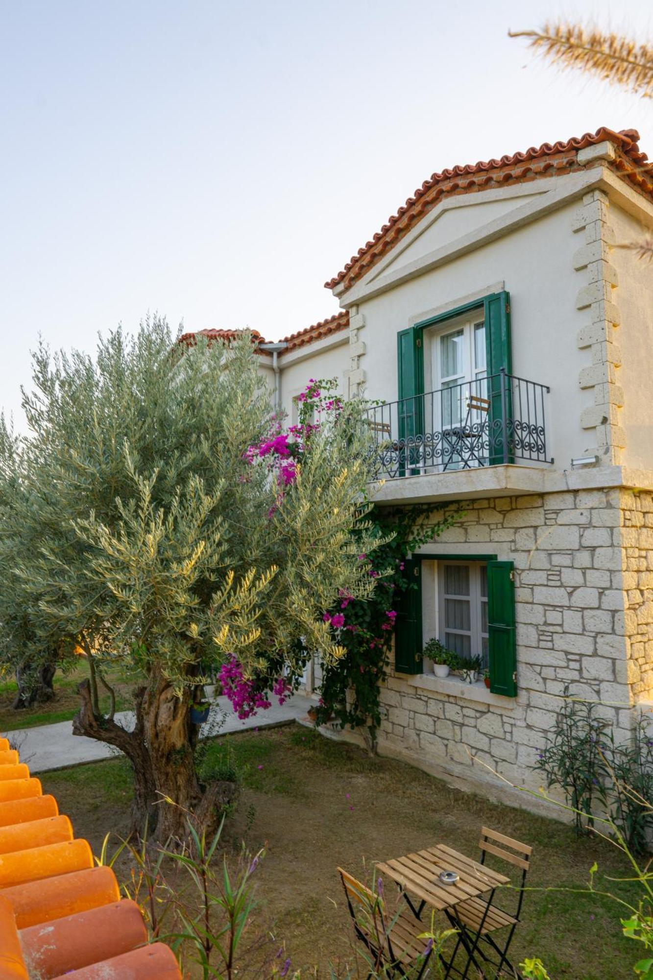 Melekaki Alacati Çeşme Luaran gambar