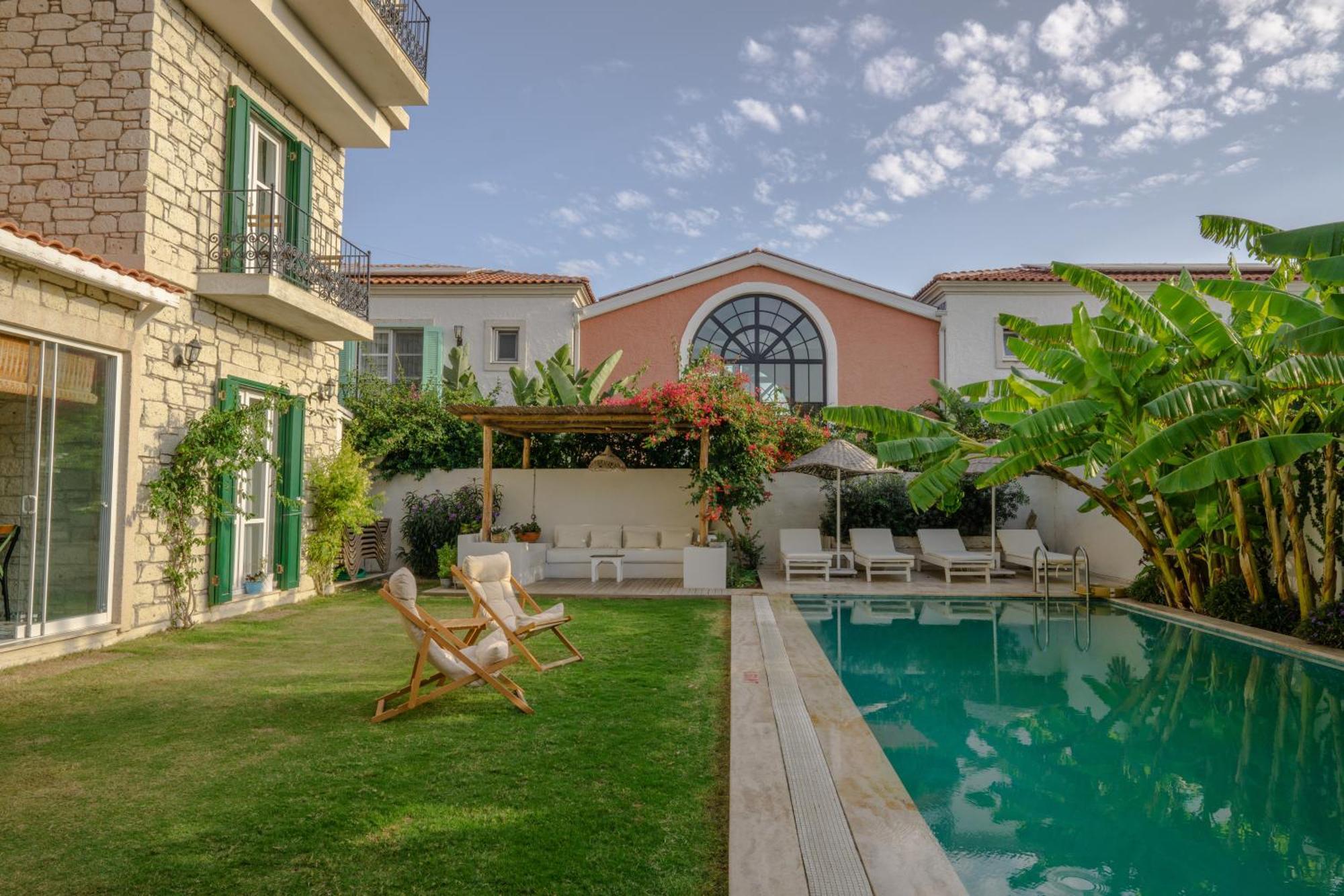 Melekaki Alacati Çeşme Luaran gambar